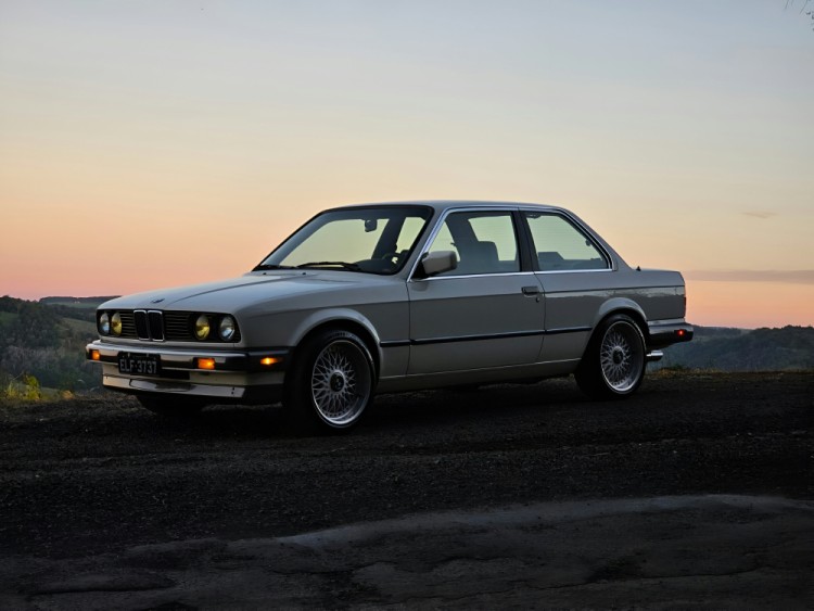 Klassieke BMW E30